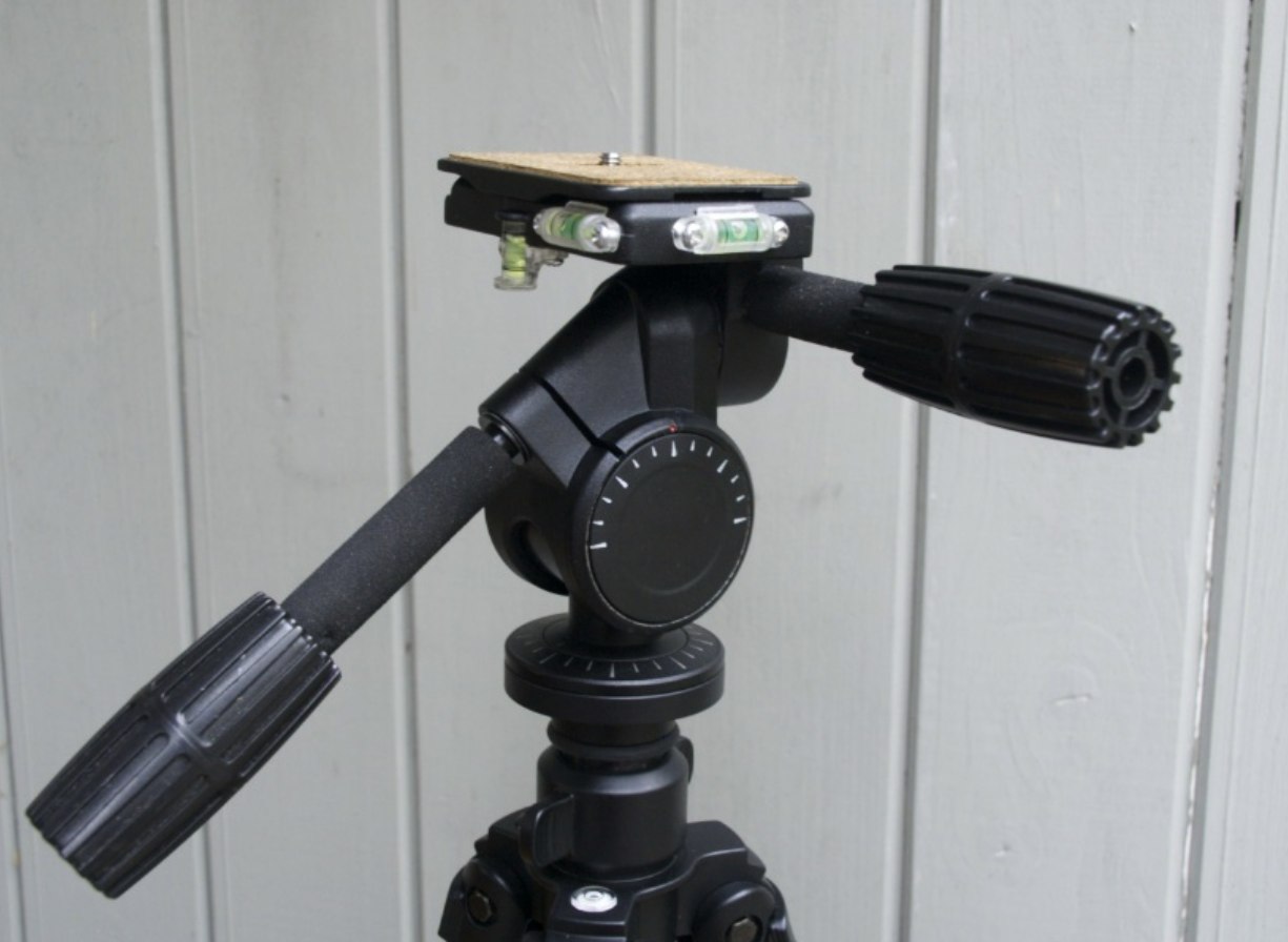 8kg Tripod with 5kg Panhead and Multilock legs, NEW